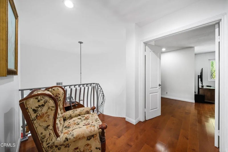 967 Avenida Loma Vista