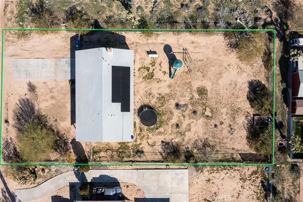 Photo of 3619 Lexington Ave, Yucca Valley, CA 92284 (MLS # JT26016755)