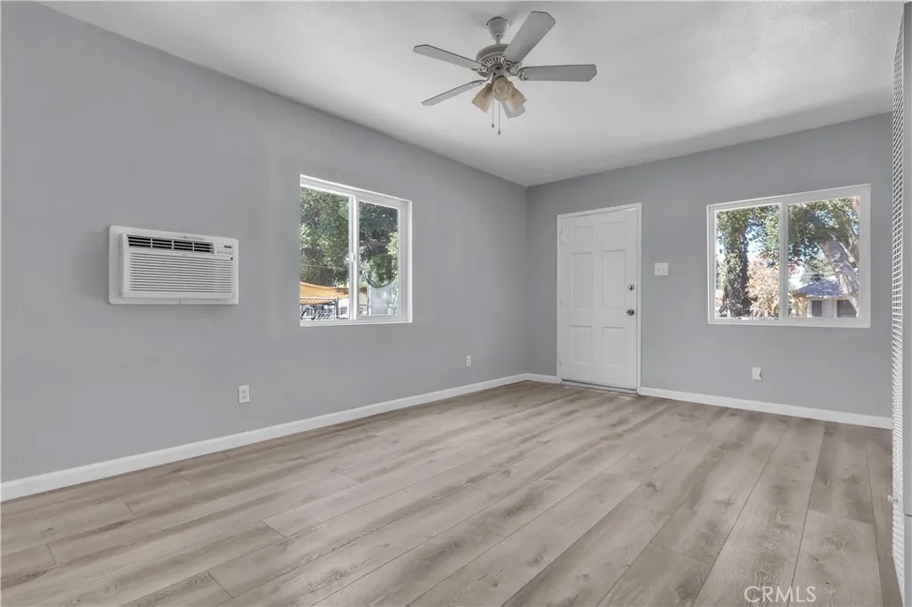 4156 Dwight
