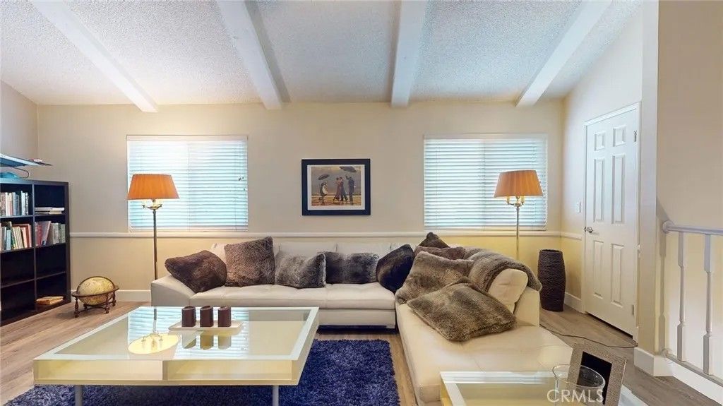 Photo of 6230 Amigo AVE, Tarzana, CA 91335 (MLS # SR26096819)