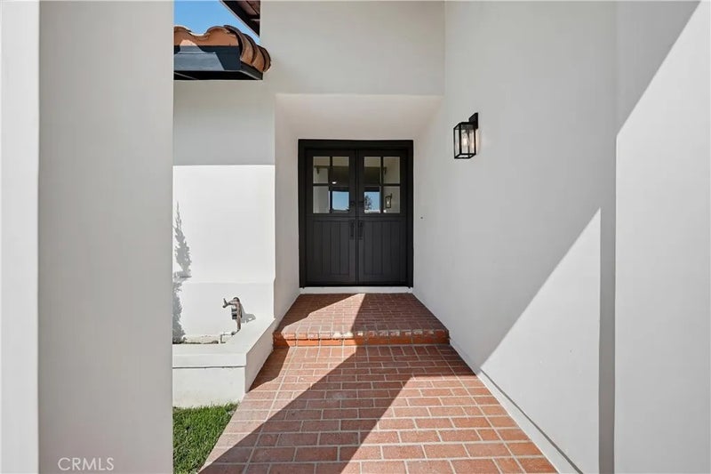 9921 Garrett Circle