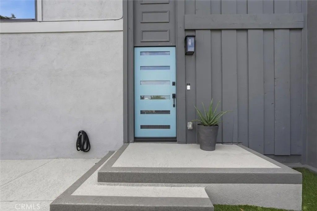 Photo of 729 N Juanita Ave, Redondo Beach, CA 90277 (MLS # SB26075832)