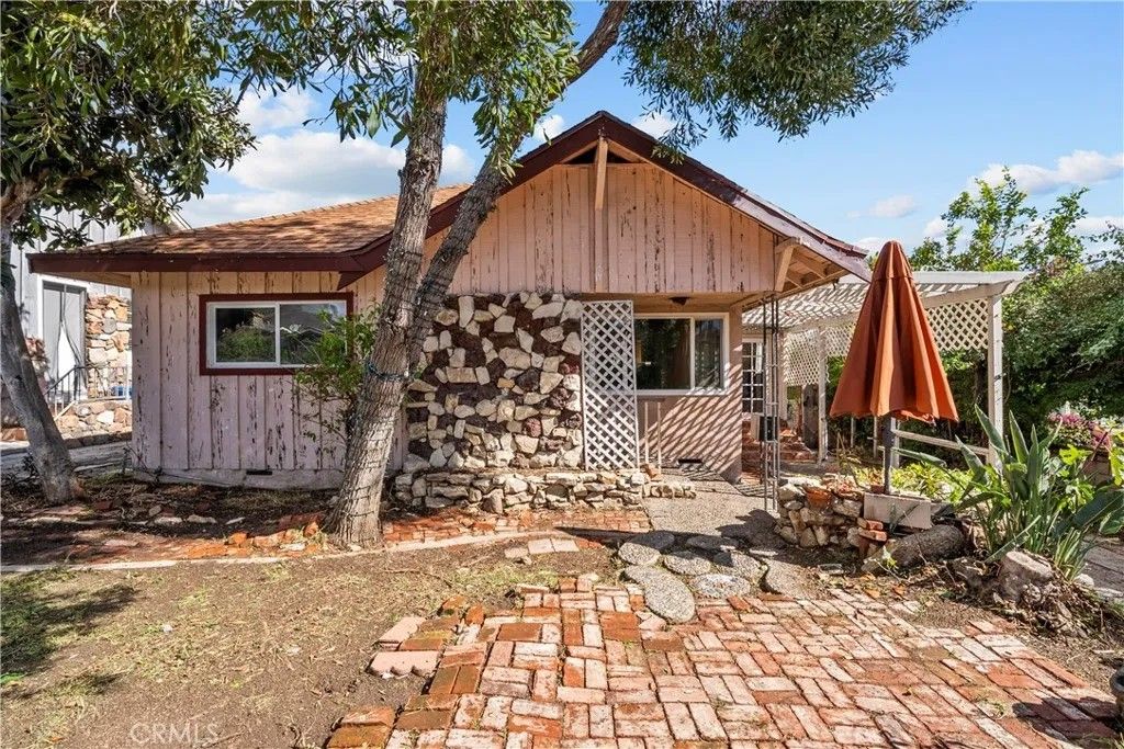 Photo of 5136 Rockland, Los Angeles, CA 90041 (MLS # SR26031267)