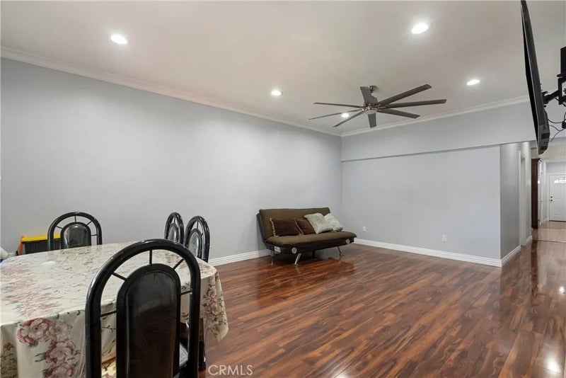 6609 S Figueroa