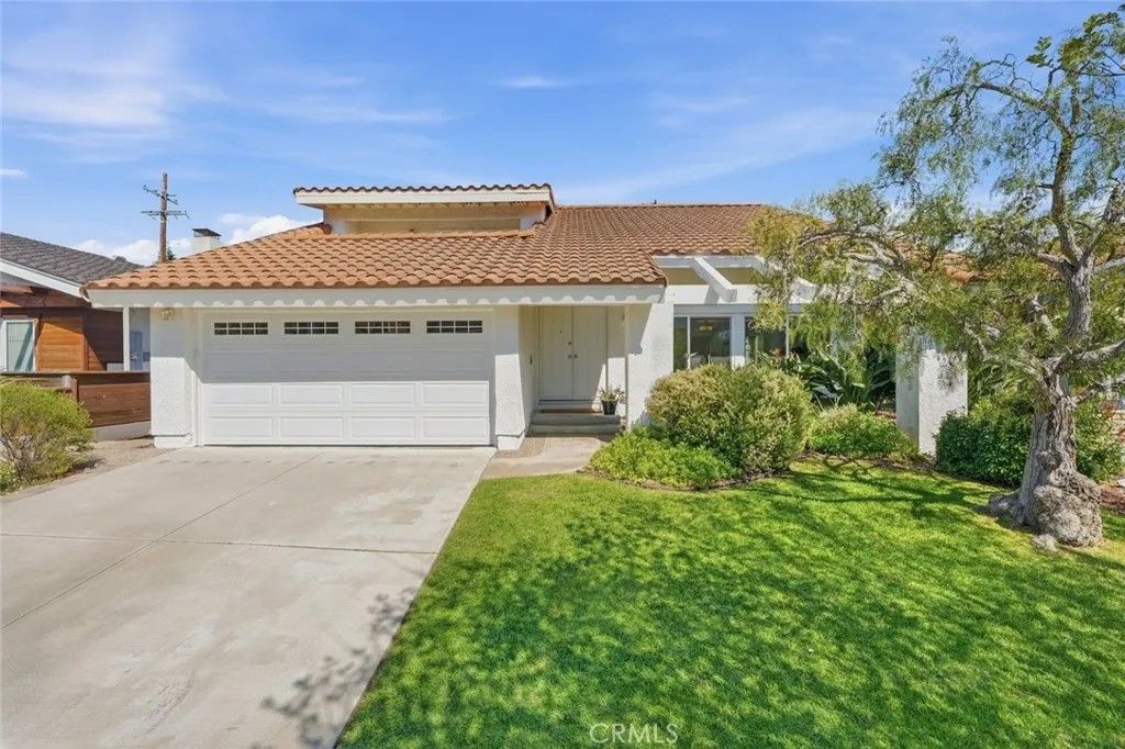 Photo of 19510 Linda Dr, Torrance, CA 90503 (MLS # SB26069746)