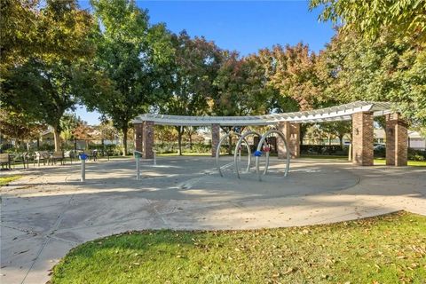 Tiny photo for 308 White Alder Dr, Bakersfield, CA 93314 (MLS # SR25248110)