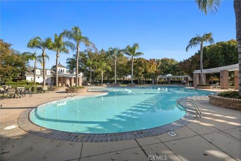 Tiny photo for 308 White Alder Dr, Bakersfield, CA 93314 (MLS # SR25248110)