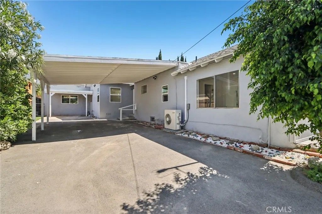 Photo of 11034 Scoville Ave, Sunland, CA 91040 (MLS # BB26068640)