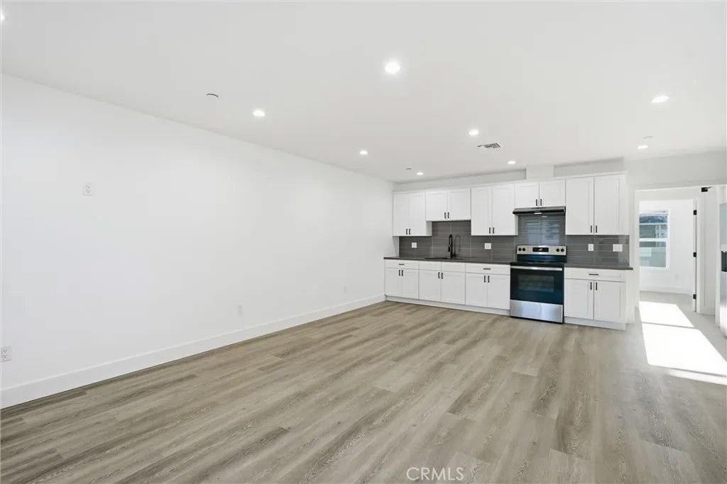 Photo of 14016 Hubbard Street, Sylmar, CA 91342 (MLS # SR26016683)