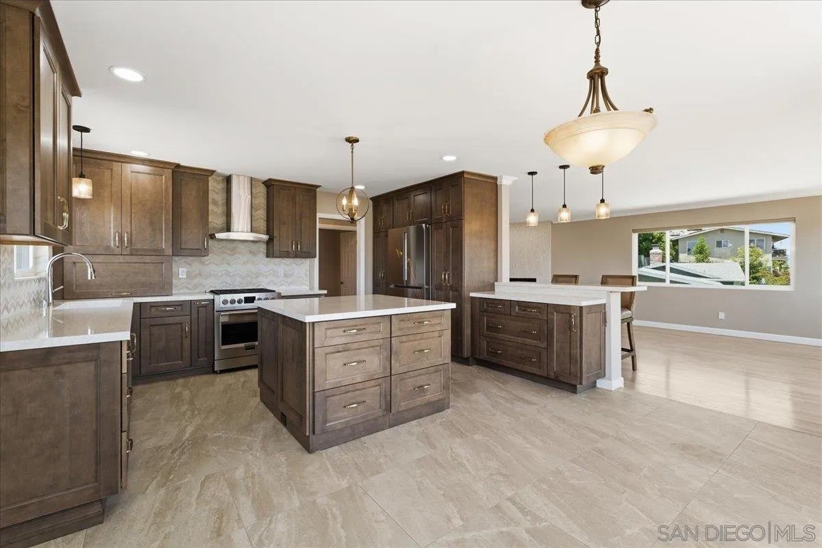 4322 Beverly Drive