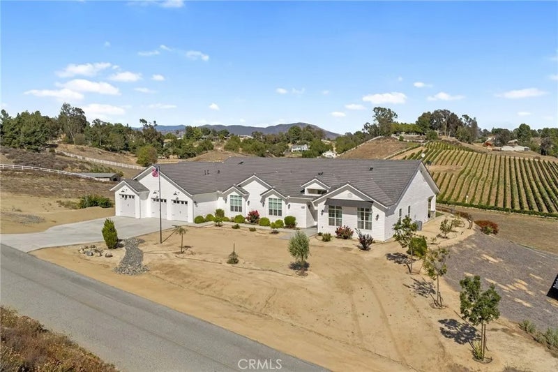 41799 Calle Contento