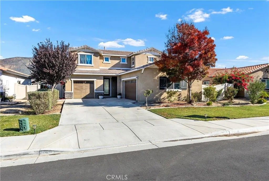 Photo of 1665 Vibrant Gln, San Jacinto, CA 92582 (MLS # SW25278213)
