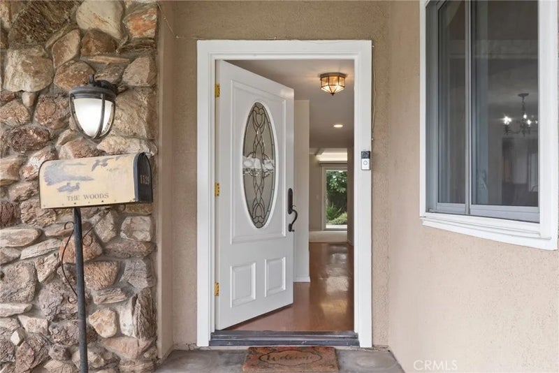 1529 E San Alto