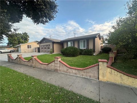 Photo of 1728 W Flora St, Santa Ana, CA 92704 (MLS # IV25281999)