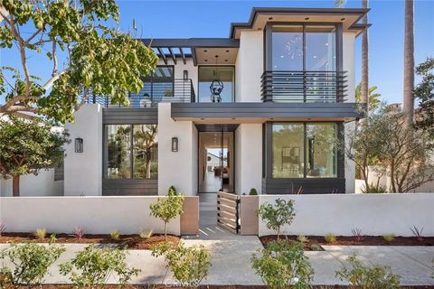 304 Poppy Ave Corona Del Mar CA 92625