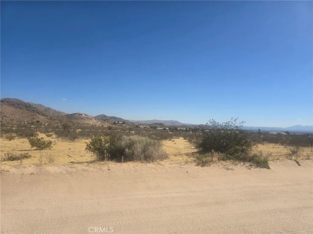 Photo of 0 Cahuilla, Apple Valley, CA 92307 (MLS # IV26111459)