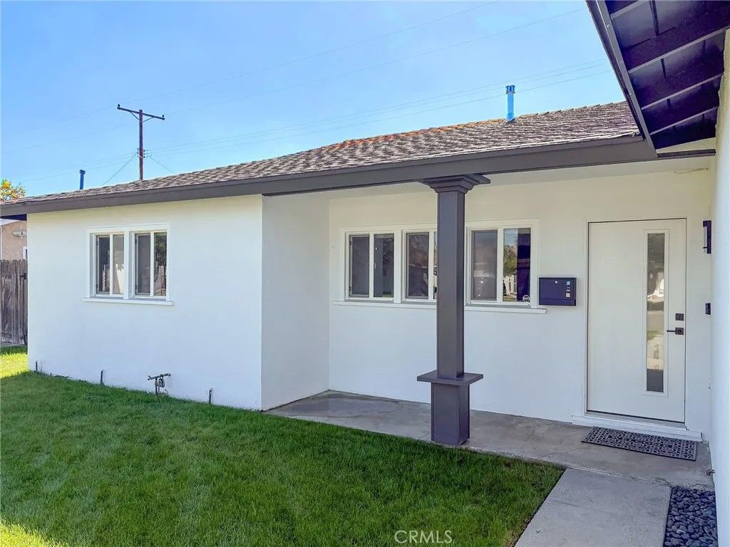 Photo of 2544 W Greenacre Avenue, Anaheim, CA 92801 (MLS # PW25246302)