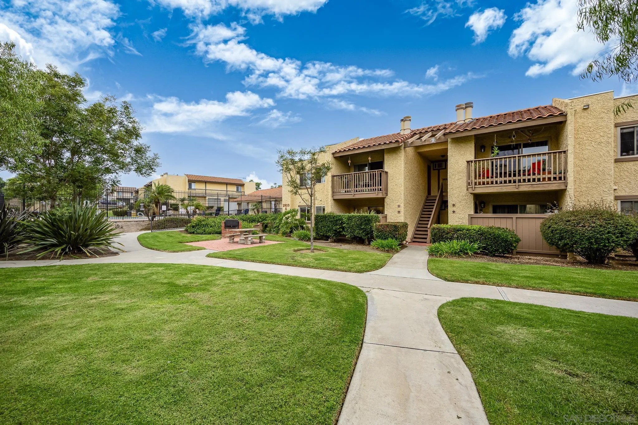 2910 Alta View Dr 105