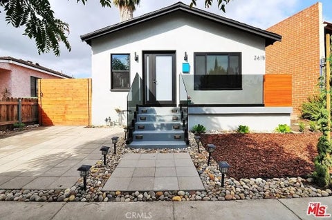 Photo of 2615 Clyde Ave, Los Angeles, CA 90016 (MLS # DW26215004)