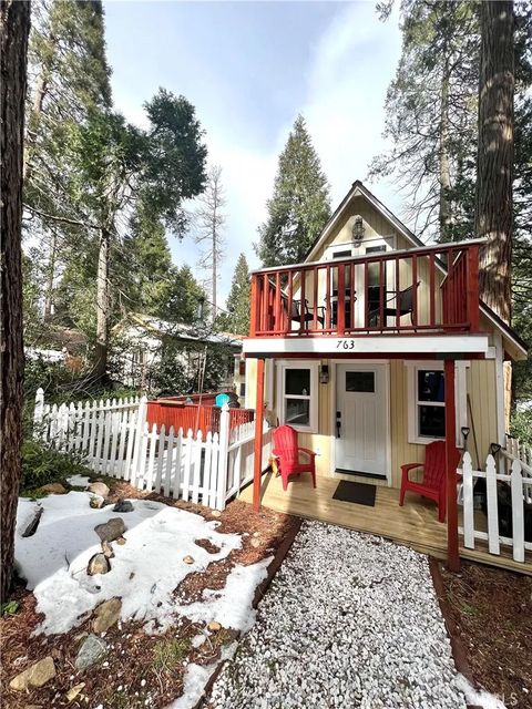 763 Woodland Crestline CA 92325