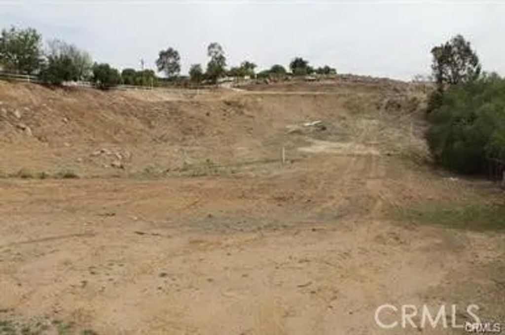 Photo of 0 Leona, Lake Elsinore, CA 92532 (MLS # MB25028930)