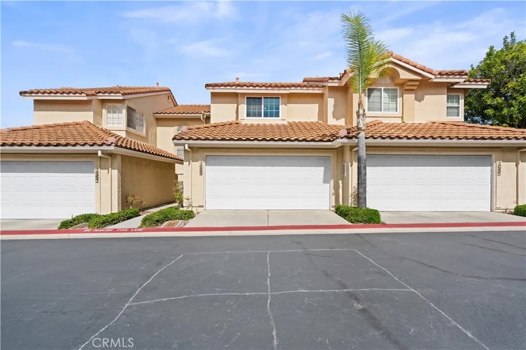 10889 Creekbridge Pl