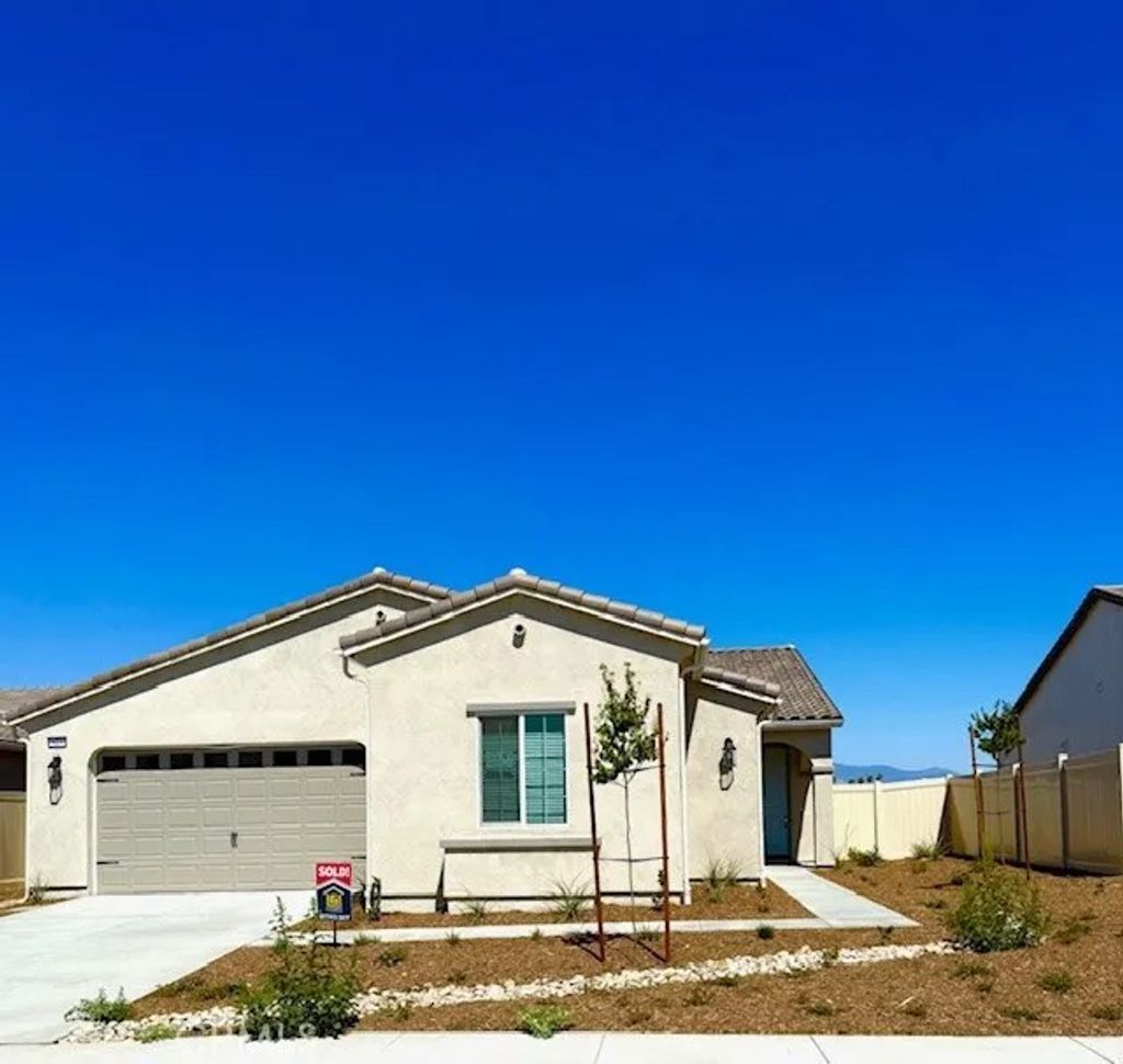 Photo of 803 Longhorn Drive, San Jacinto, CA 92582 (MLS # SW25144059)