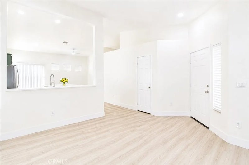 808 Hinckley