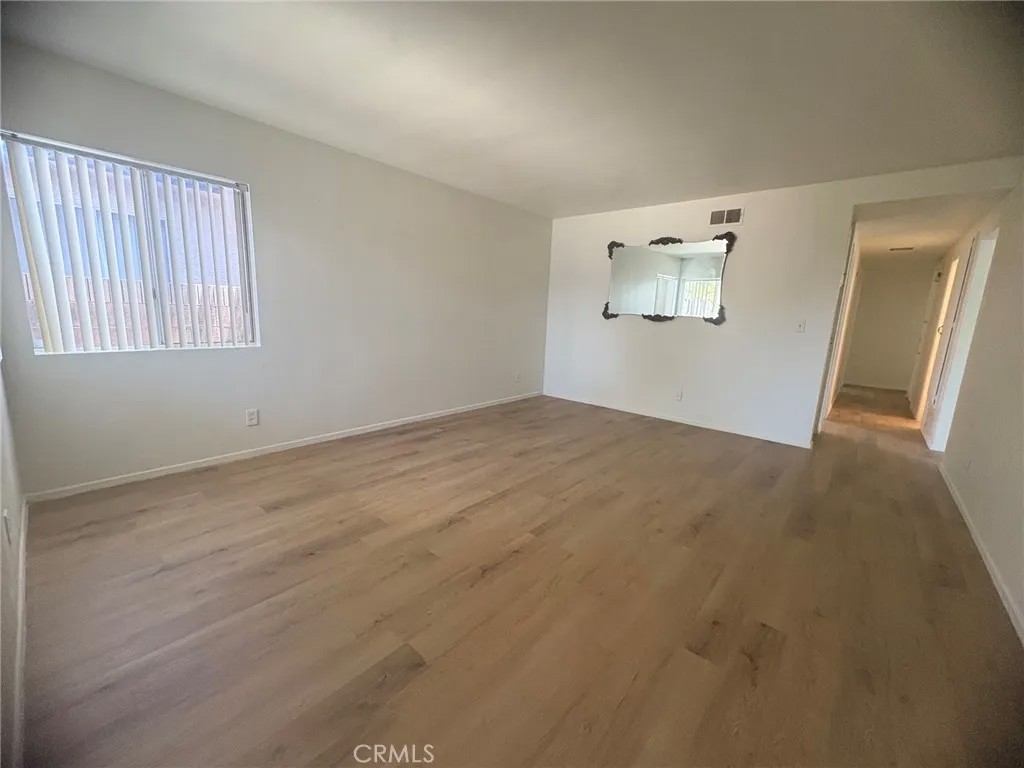 4222 W 156th