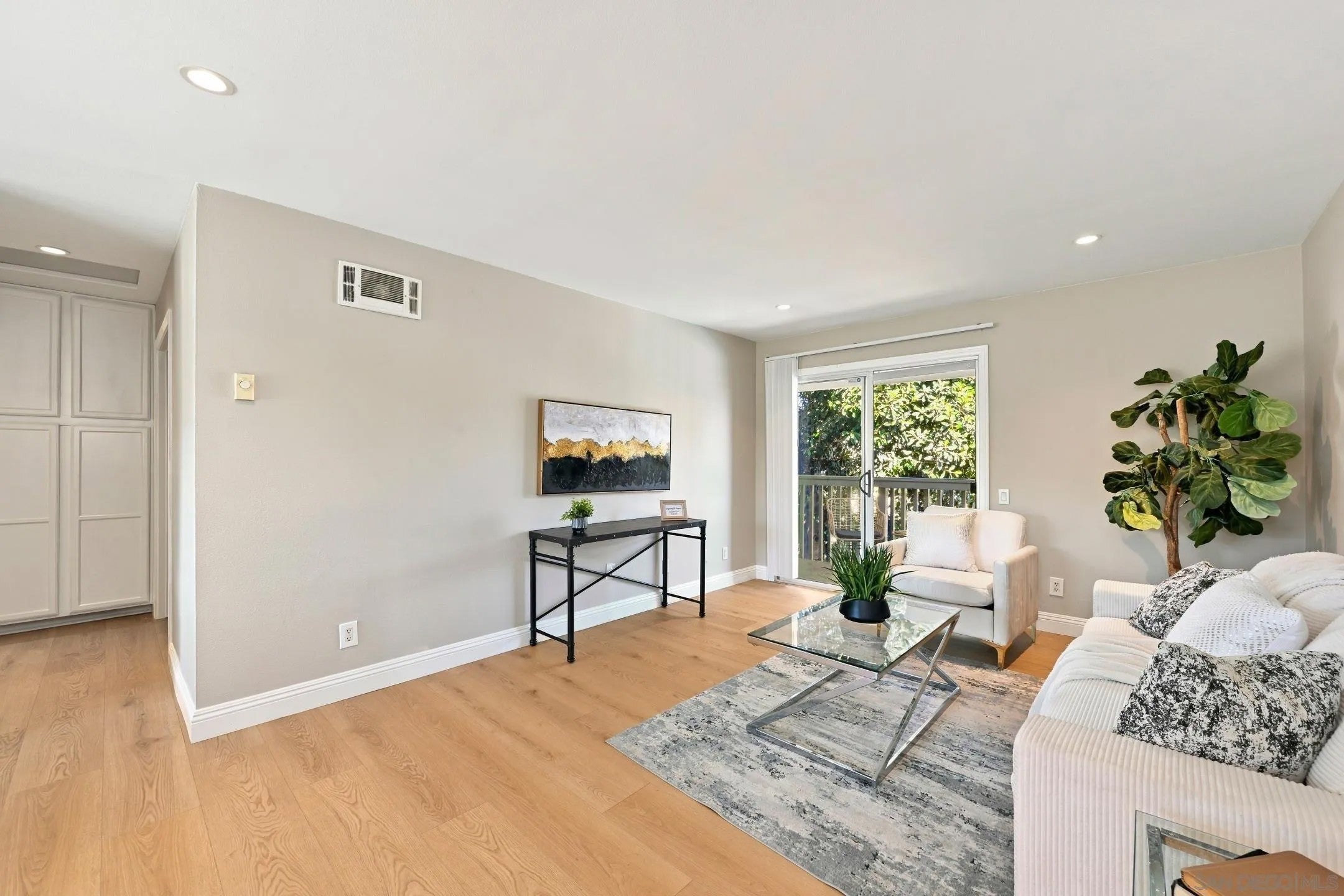 6333 College Grove 2206