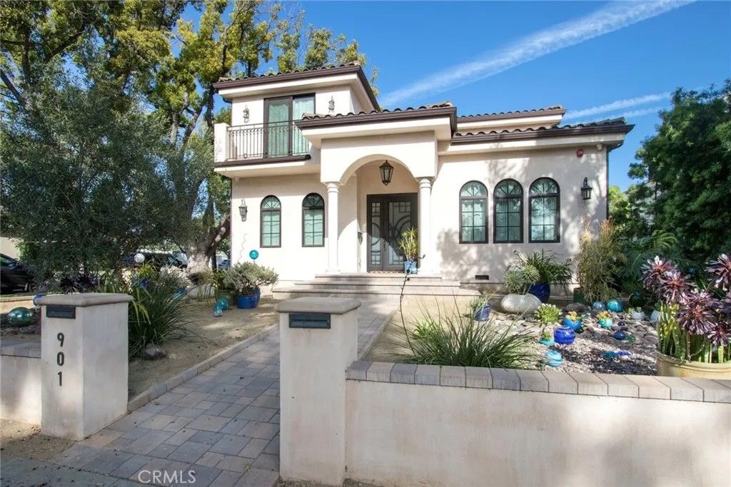 Photo of 901 23rd, Santa Monica, CA 90403 (MLS # AR26011438)