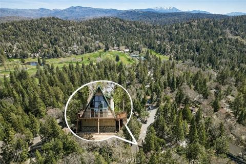 Photo of 348 Brentwood Dr, Lake Arrowhead, CA 92352 (MLS # IG26066924)