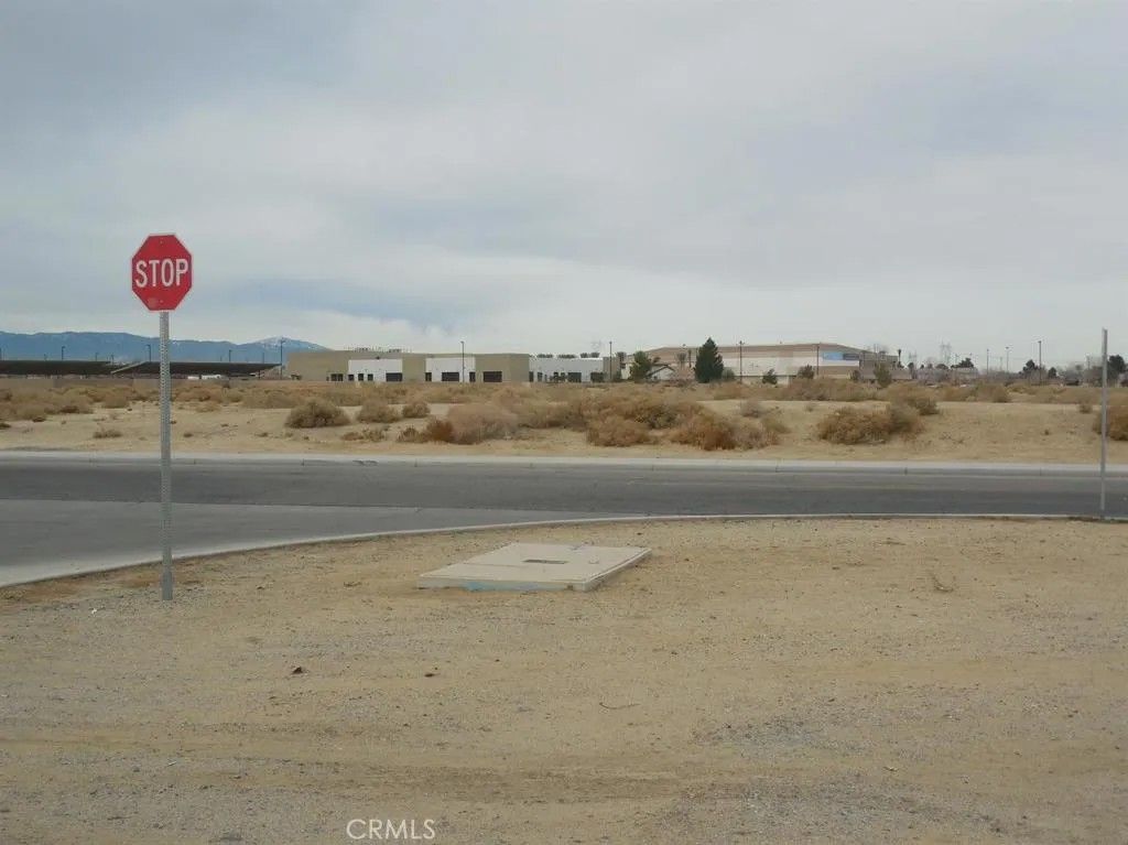 Photo of 0 Arlette, Victorville, CA 92392 (MLS # HD25279893)