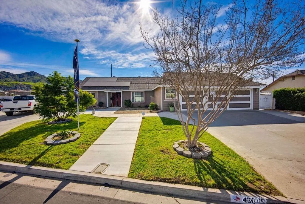 Photo of 438 Tanner Cir, Riverside, CA 92507 (MLS # IV25279940)