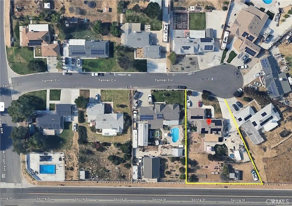 Photo of 438 Tanner Cir, Riverside, CA 92507 (MLS # IV25279940)