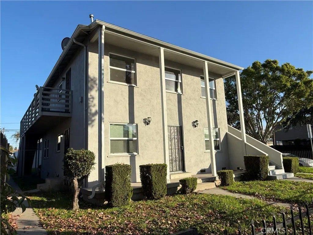 Photo of 966 Holly St, Inglewood, CA 90301 (MLS # CV25275950)