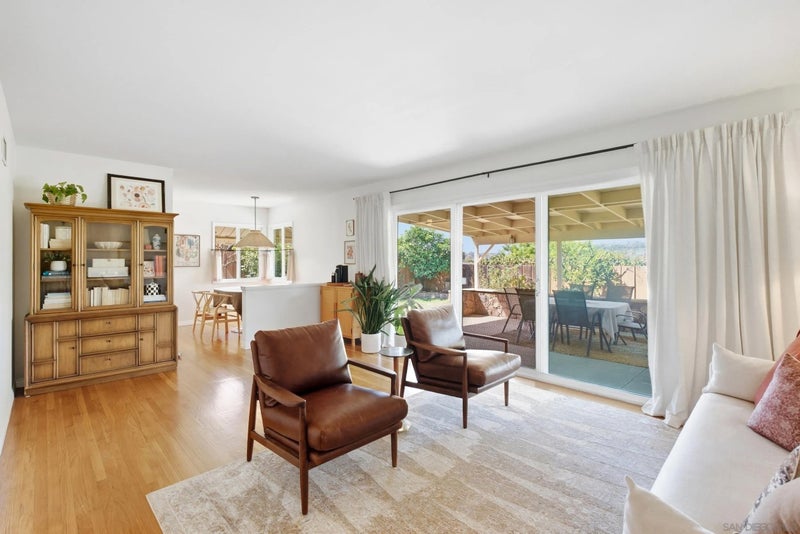 6832 Cartwright