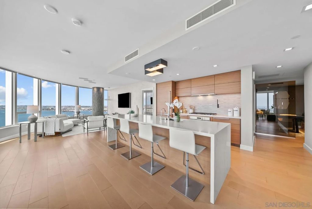 Photo of 888 W E #3002, San Diego, CA 92101 (MLS # 260009552)