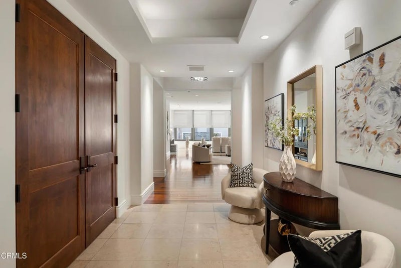 345 E Colorado Boulevard 302