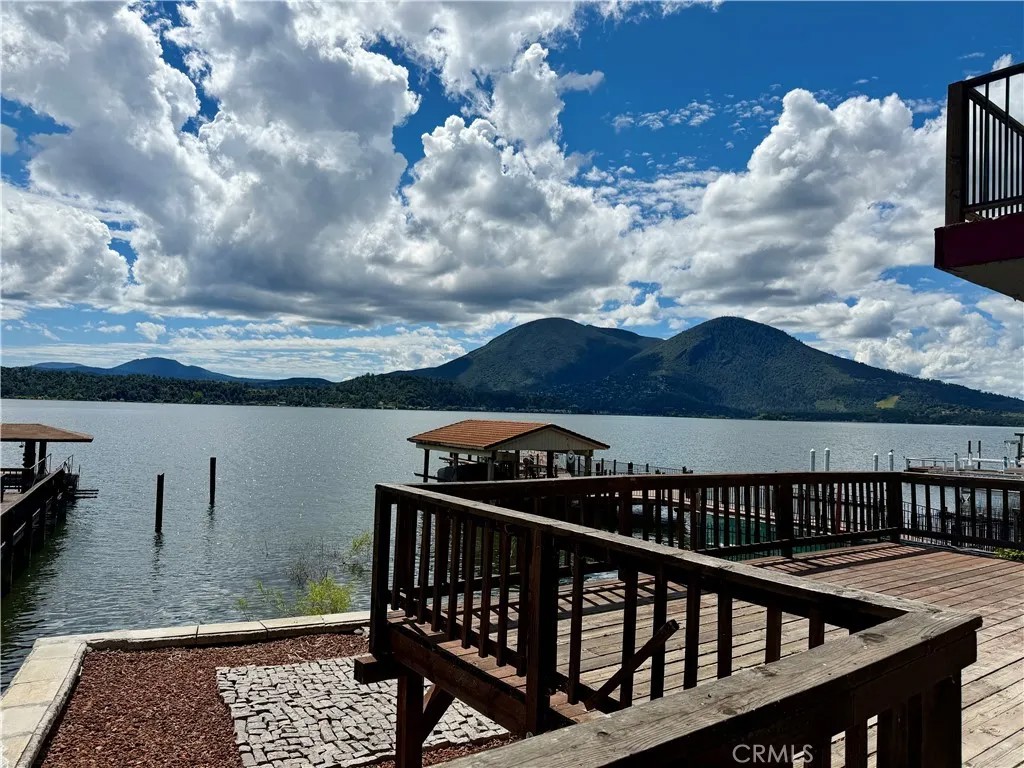 10523 E Highway 20