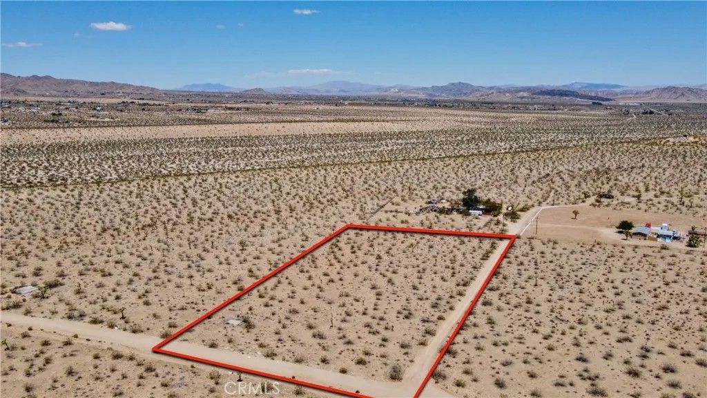 Photo of 888 Lucky Ln, Landers, CA 92285 (MLS # JT26074218)