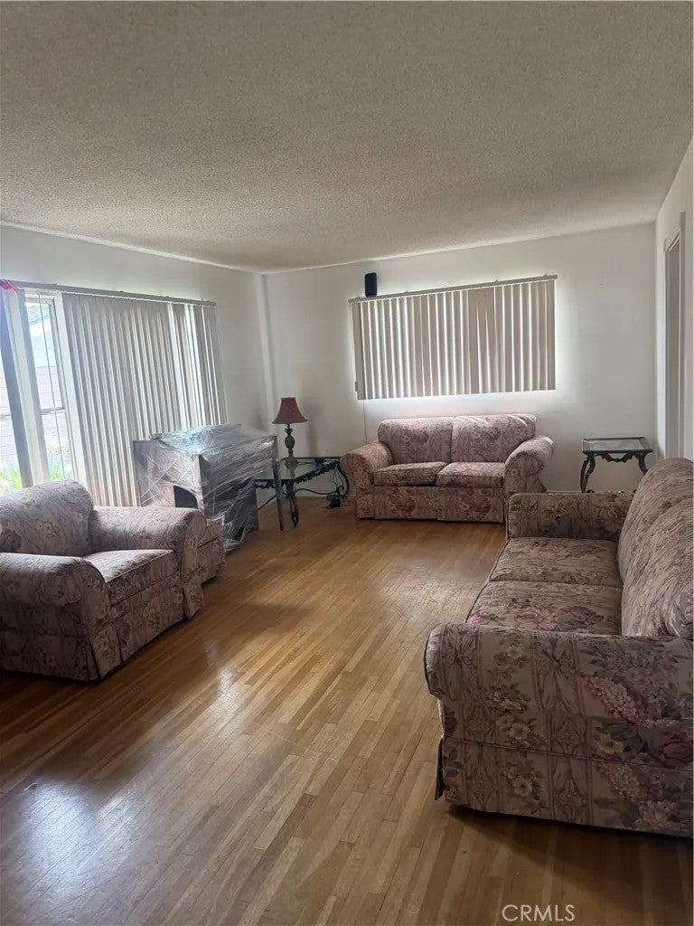 1381 N Glenfinnan