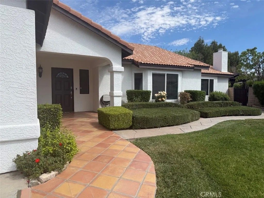 Photo of 1703 W Avenue K12, Lancaster, CA 93534 (MLS # SW26069047)