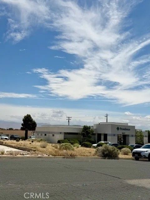 16083 Kamana Apple Valley CA 92307