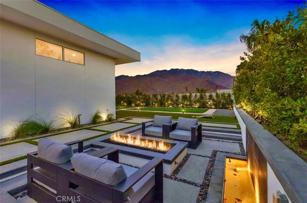 2100 E Sahara Road