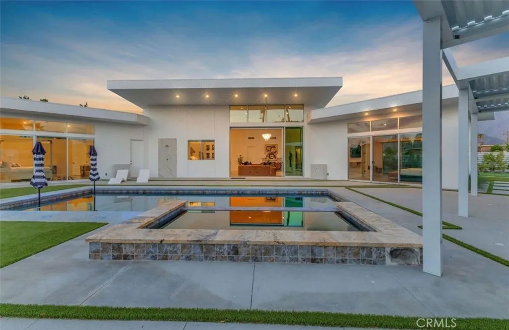 2100 E Sahara Road