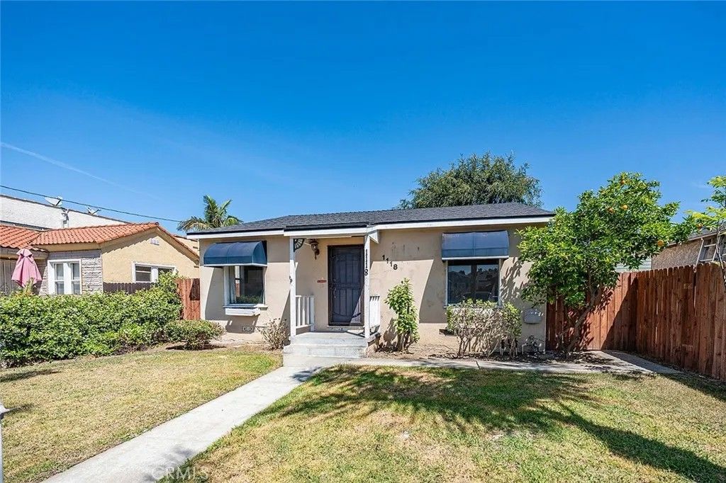 Photo of 1118 Roswell Ave, Long Beach, CA 90804 (MLS # PW26087143)
