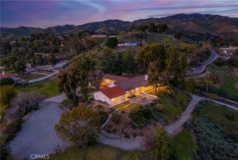 Photo of 30334 Byfield Road, Castaic, CA 91384 (MLS # SR26052471)
