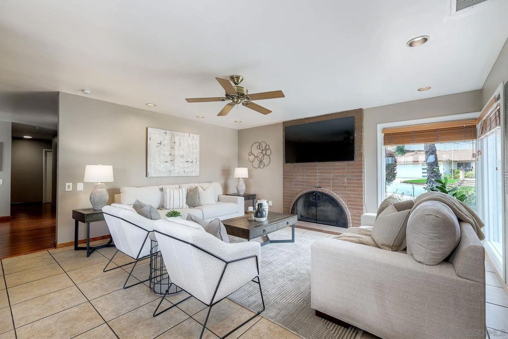 Photo of 1535 Avenida Ladera, El Cajon, CA 92020 (MLS # 260009274)