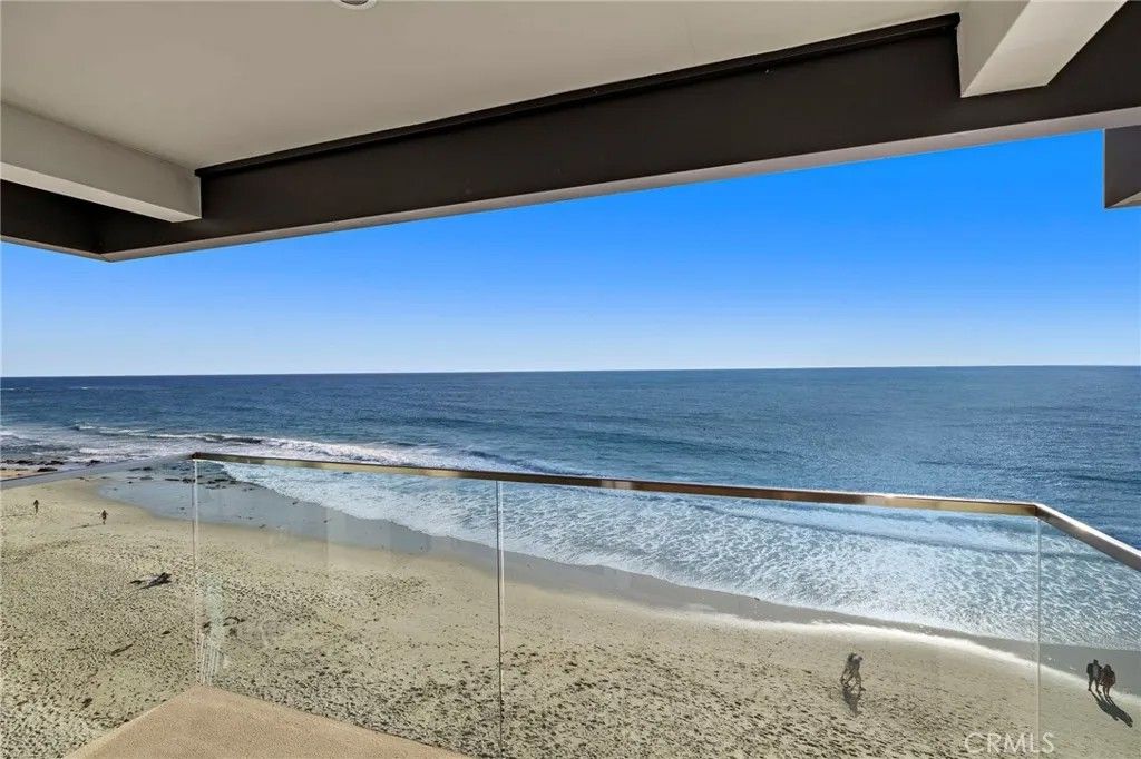 Photo of 609 Sleepy Hollow Lane #18, Laguna Beach, CA 92651 (MLS # LG26011383)